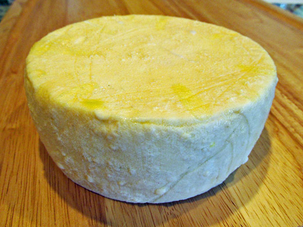 How to Make Cheddar Cheese - Homesteaders of America
