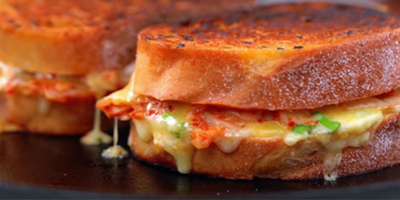 Sandwich with fried cheese.